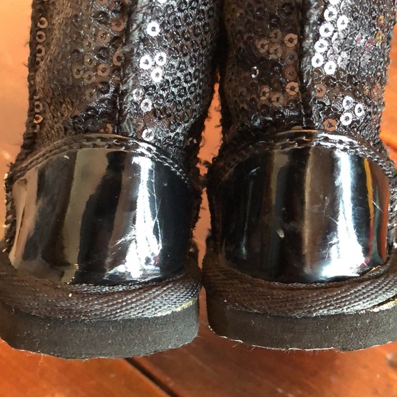 🖤 Baby ugg-like sparkly boots 🖤 - Picture 2 of 4